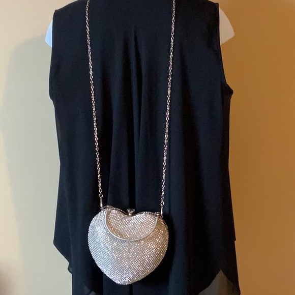 Rhinestone Heart Clutch - Picture 8 of 8